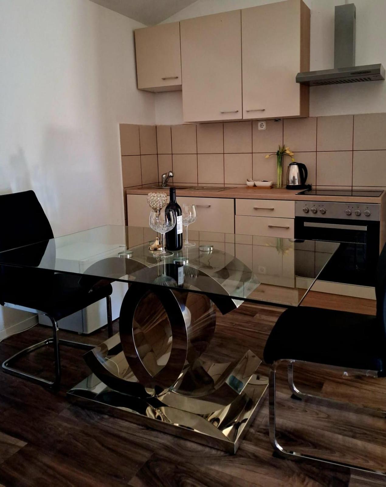 Summer Apartment , 4 Rooms, Sea View With Jacuzzi Podstrana Exterior photo
